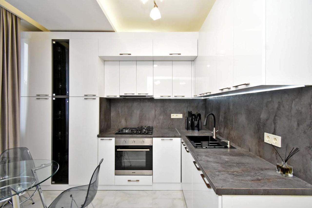 Apart House In Centr Koghbaci Strit Yerevan Exterior photo