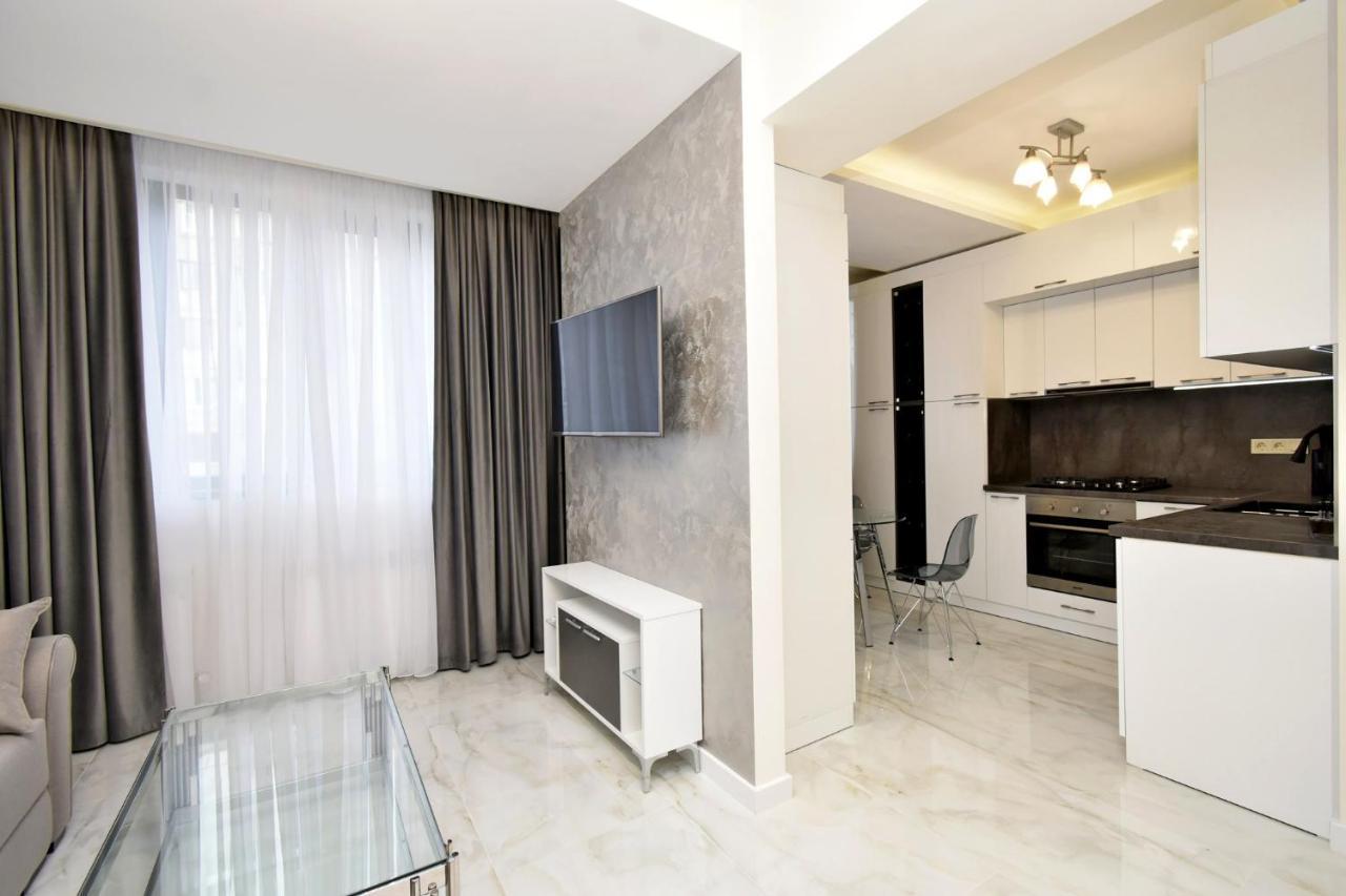Apart House In Centr Koghbaci Strit Yerevan Exterior photo