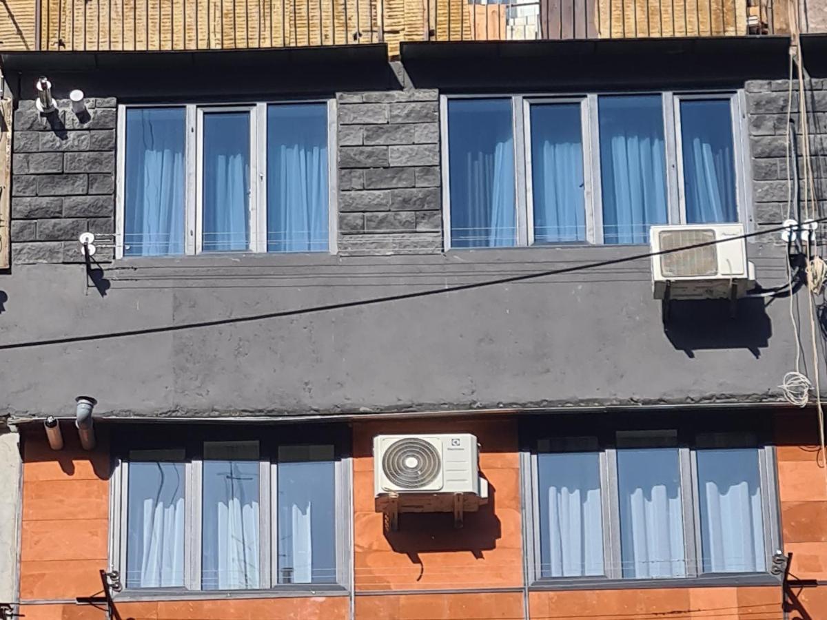 Apart House In Centr Koghbaci Strit Yerevan Exterior photo