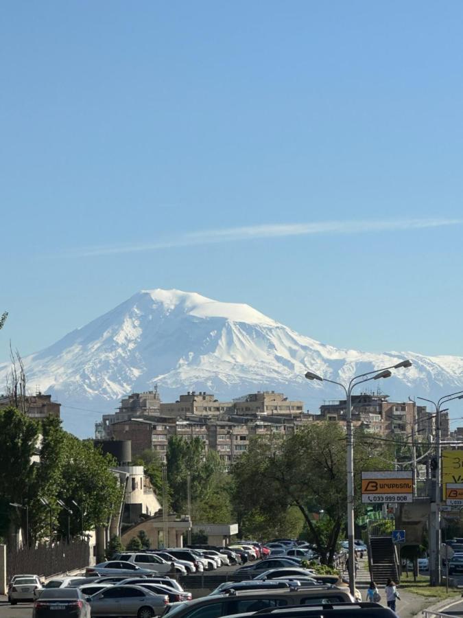 Apart House In Centr Koghbaci Strit Yerevan Exterior photo